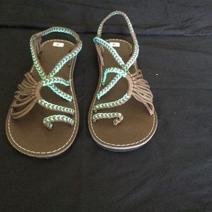 Plaka Sandals